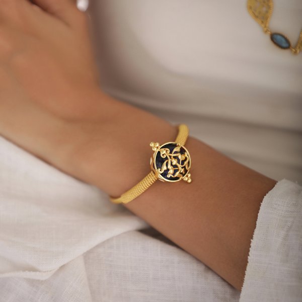 Handmade 3 Charm Gold Bracelet - Flat – Gazza Ladra Fine Jewelry